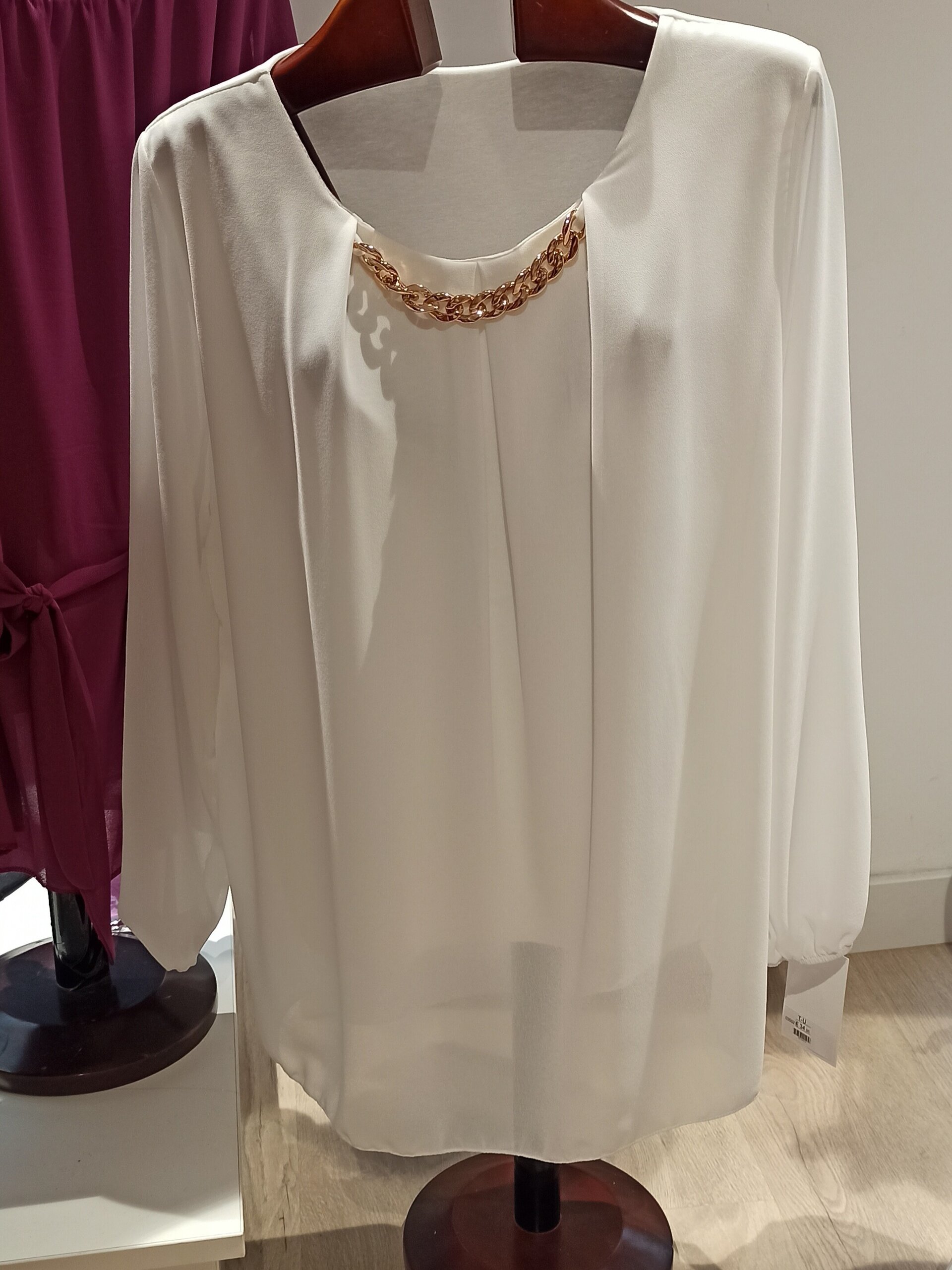 Blusa de fiesta detalle cadena - 5