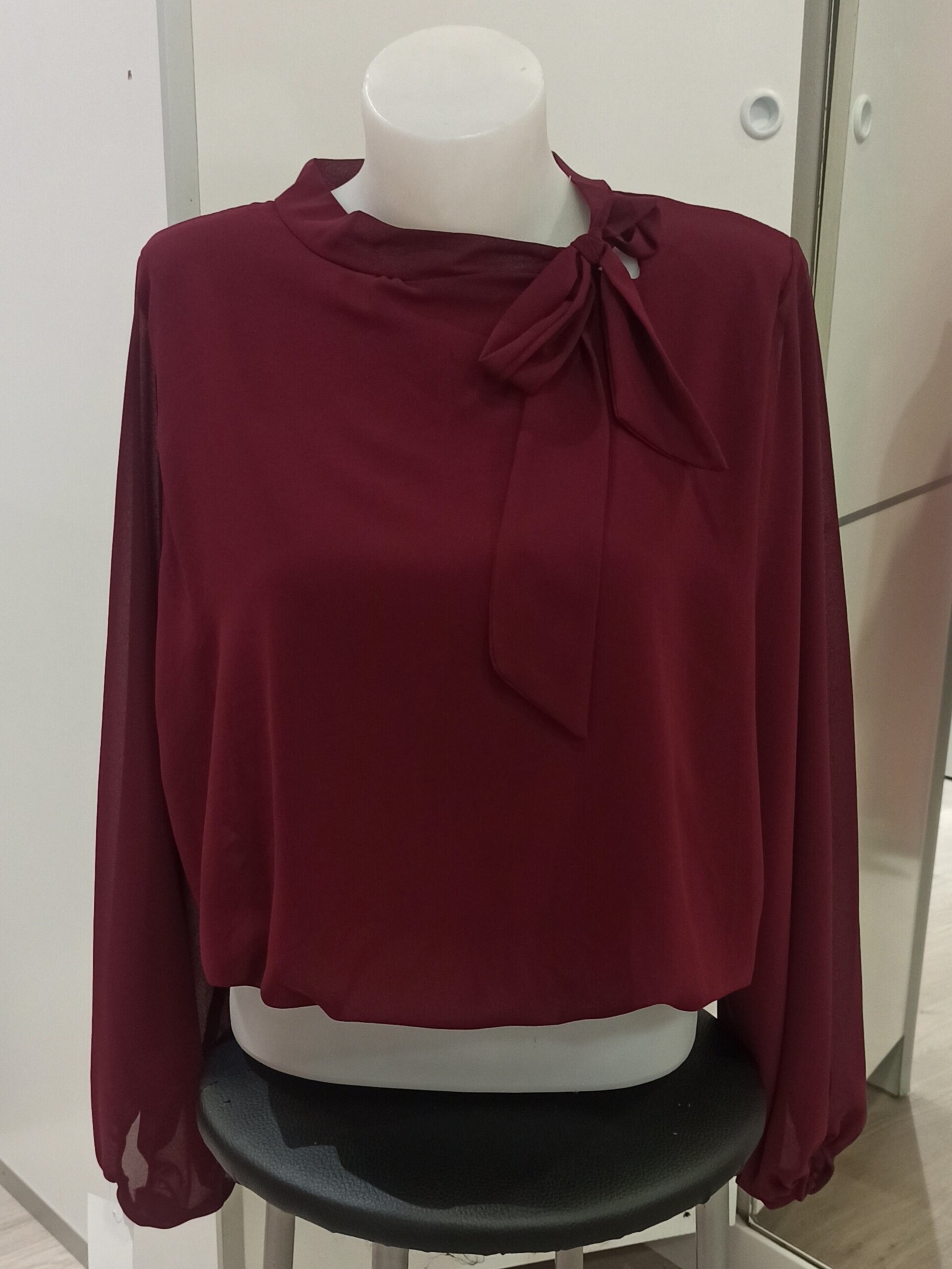 Blusa con lazo en cuello - 1