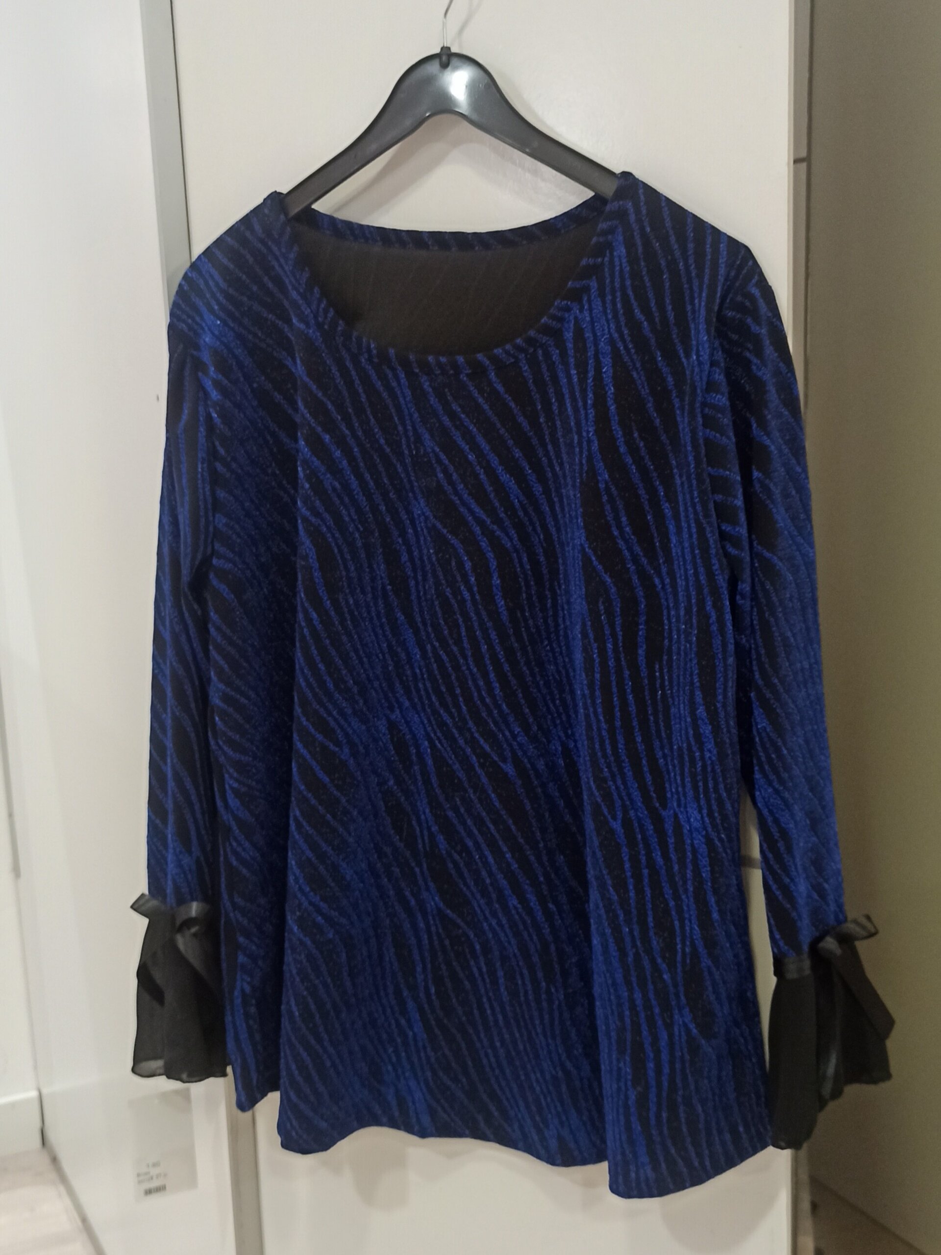 Blusón con brillo talla grande - 1