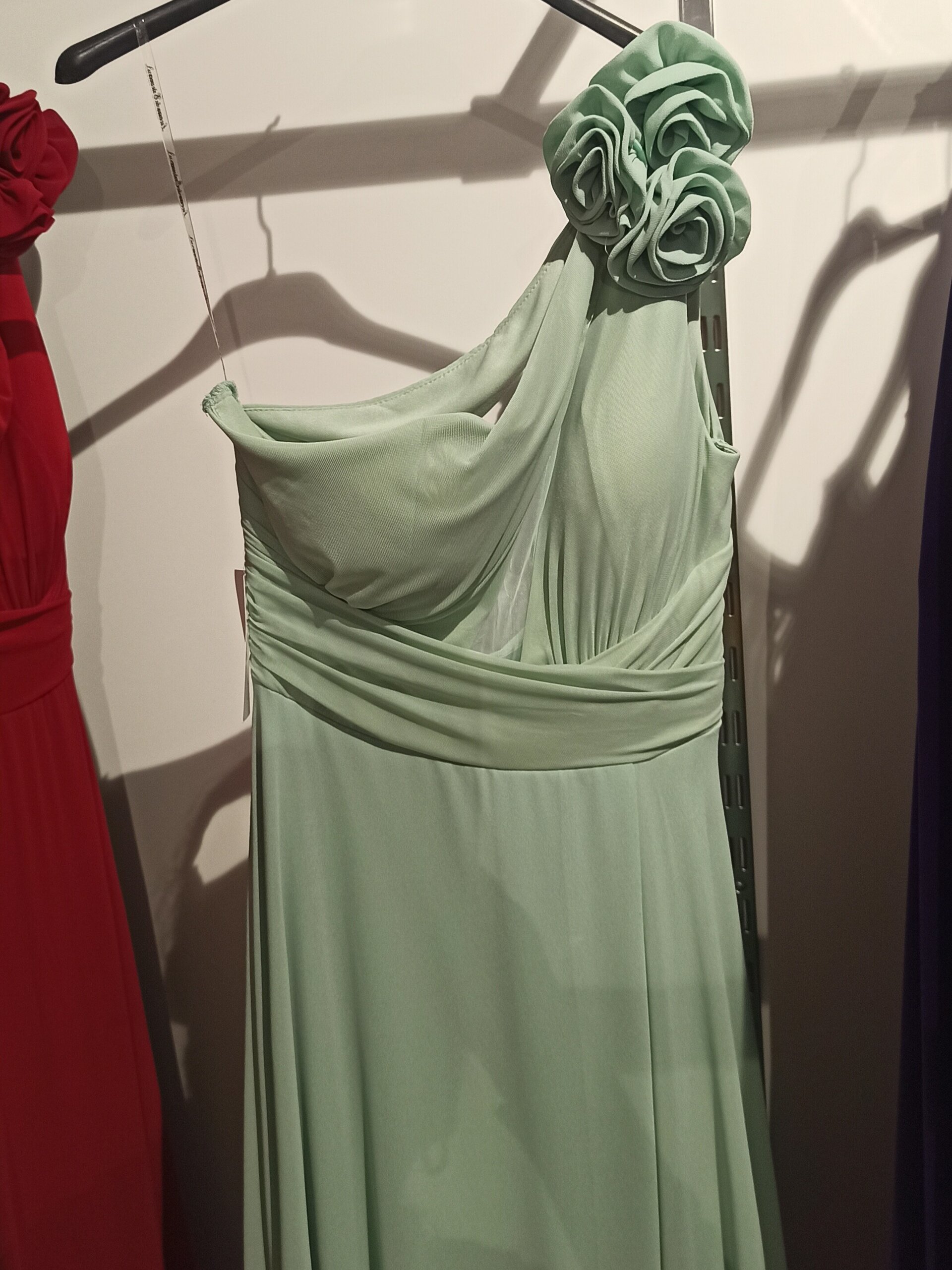 Vestido invitada boda escote asimétrico Tianjin - 10