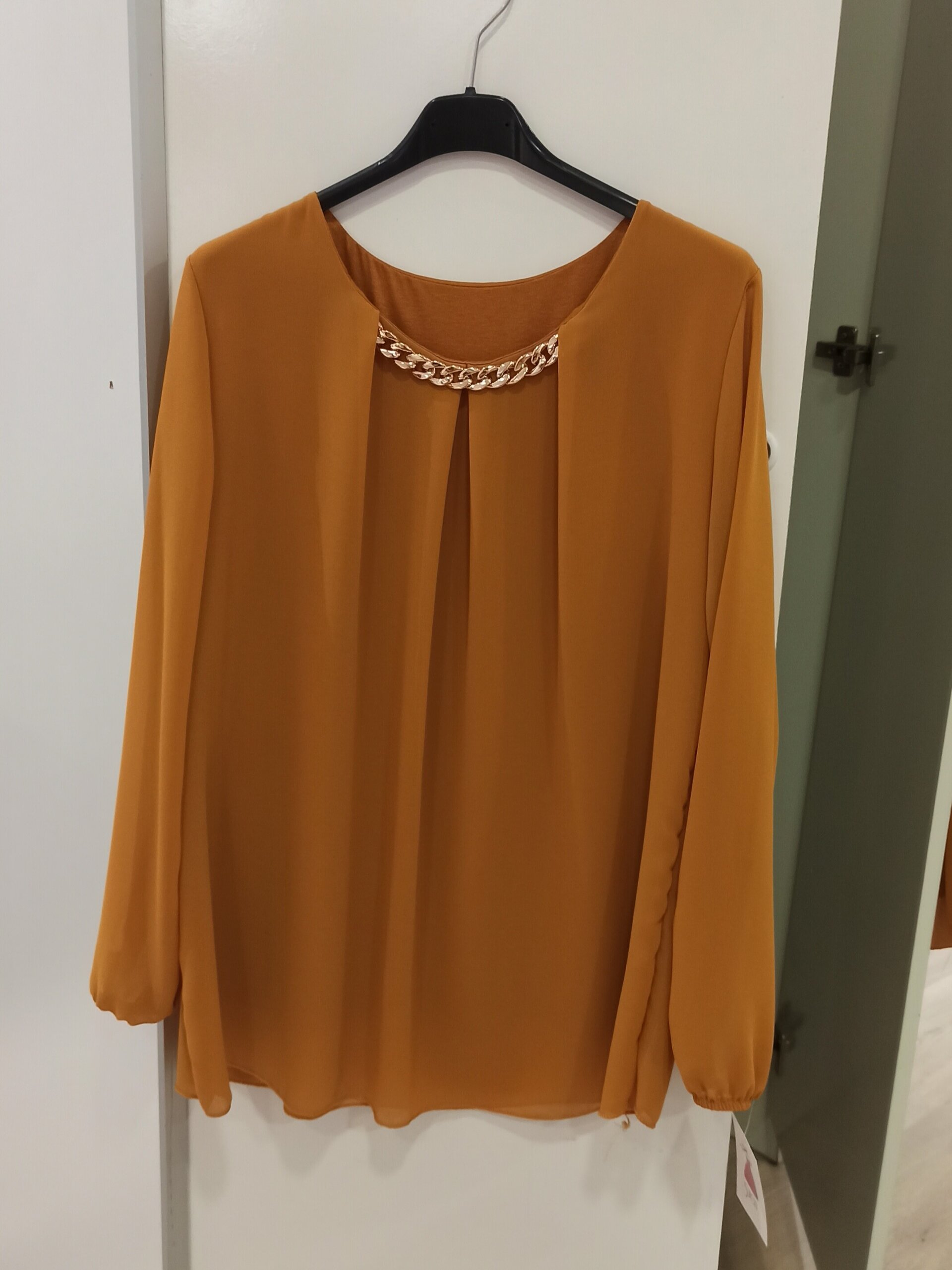 Blusa de fiesta detalle cadena - 3