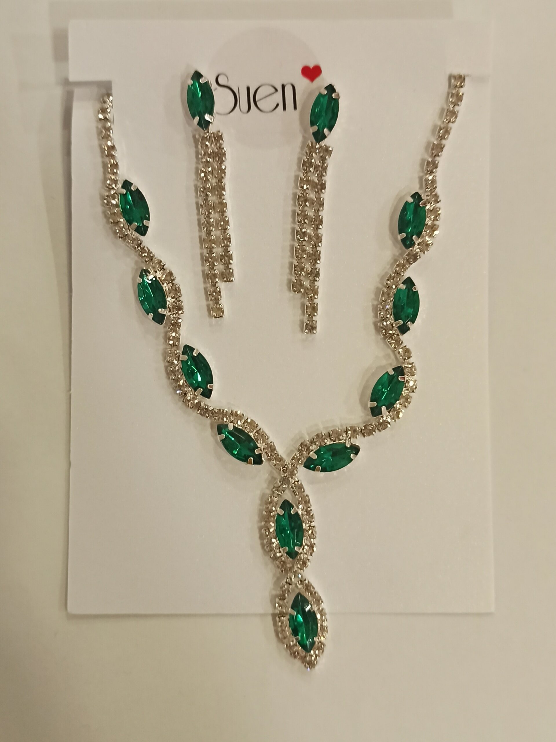 Conjunto de collar y pendientes pedrería verde - 2